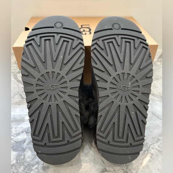 UGG Disquette Slippers 🩶 - Picture 5 of 8